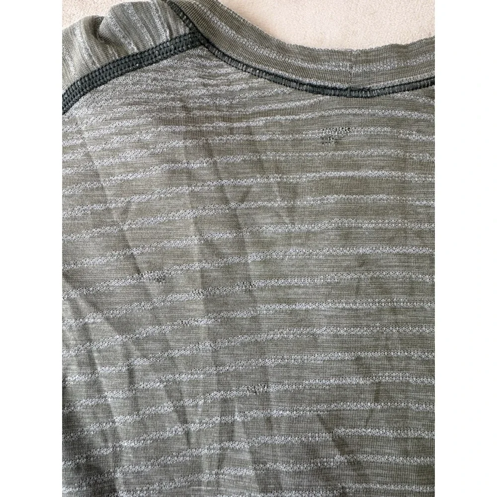 Lululemon Metal Vent Tech Performance Shirt Striped Top U3 Gray Ombre Men's Sz L